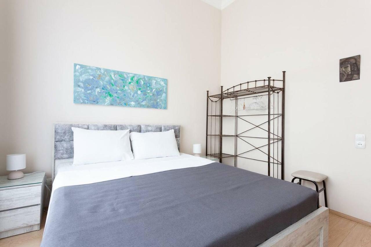 טביליסי Wehost Apartment On A Colorful Street מראה חיצוני תמונה