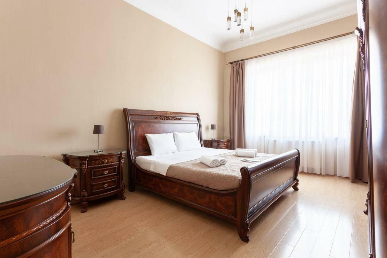 טביליסי Wehost Apartment On A Colorful Street מראה חיצוני תמונה